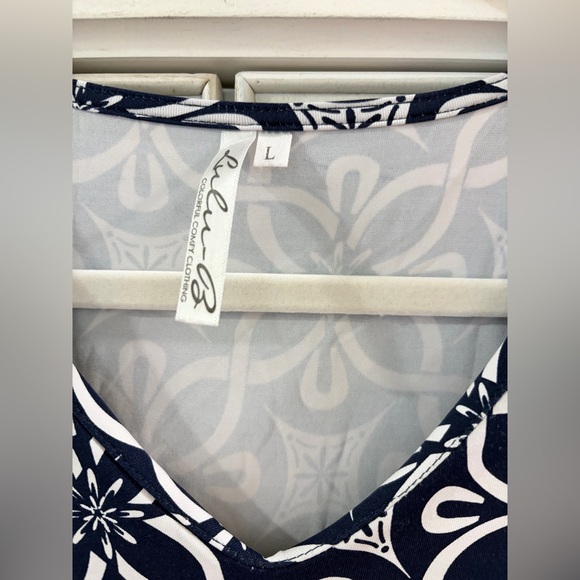 PRELOVED SZ L Lulu-B Navy and White Floral Dress - Picture 2 of 8